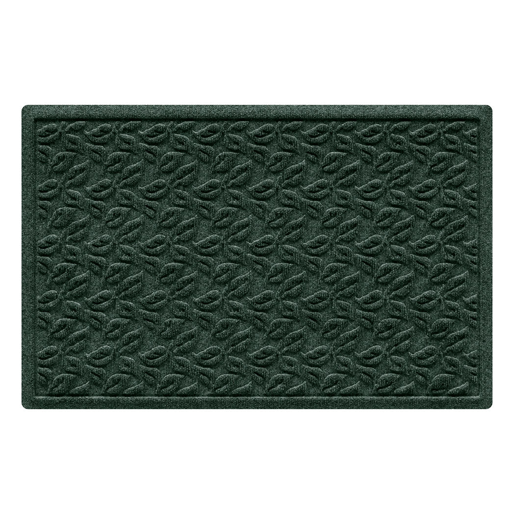 All-weather, evergreen doormat with a leaf molded design back by durable rubber
